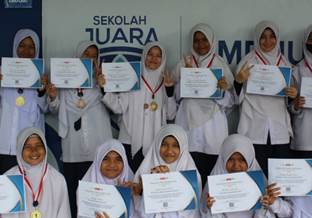 SMP Juara Pekanbaru memborong sejumlah medali pada ajang OPSI 2022 dan juara futsal se Pekanbaru (foto/ist)